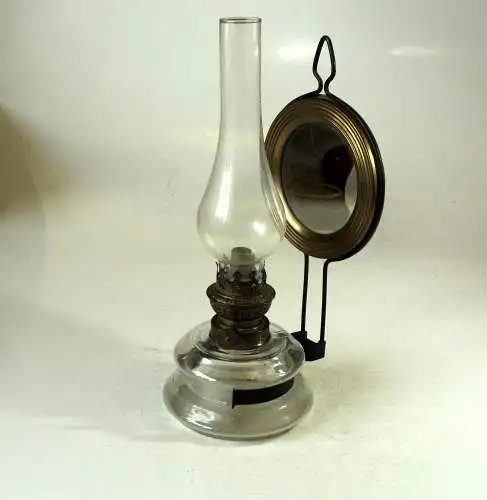 Antike Öllampe mit Spiegel, Metall Glas, Petroleumlampe - kommt direkt aus den 1900ern