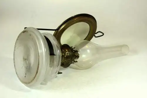 Antike Öllampe mit Spiegel, Metall Glas, Petroleumlampe - kommt direkt aus den 1900ern