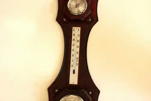 Mid Century Wetterstation aus Leder, Metall und Glas - Thermometer, Hygrometer, Barometer, Temperaturanzeige in Celsius und Fahrenheit, Vintage