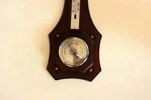 Mid Century Wetterstation aus Leder, Metall und Glas - Thermometer, Hygrometer, Barometer, Temperaturanzeige in Celsius und Fahrenheit, Vintage