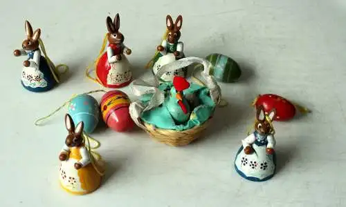 10 handgefertigte niedliche Osterstrauch-Anhänger - Holz, Korb - Baumschmuck - Vintage aus den 70ern