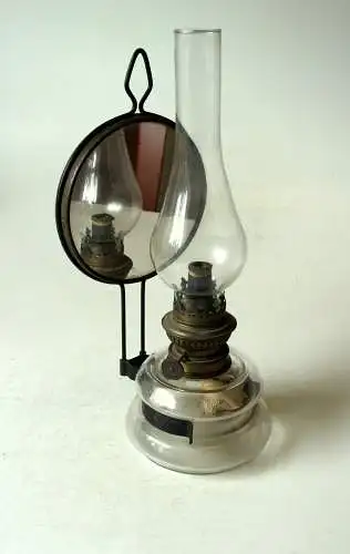 1870s - Antike Öllampe mit Glasschirm, Wandhalterung und Spiegel, Petroleumlampe mit Docht, in sehr gutem Zustand