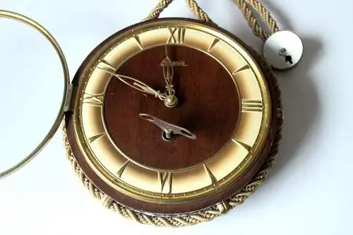 Wanduhr mit Handaufzug Holz/Glas Vintage aus den 1950ern