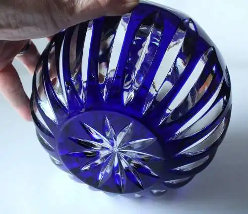 Dekorative schwere Vase aus böhmischem Bleikristallglas - kobalt-blau - Vintage aus den 50ern