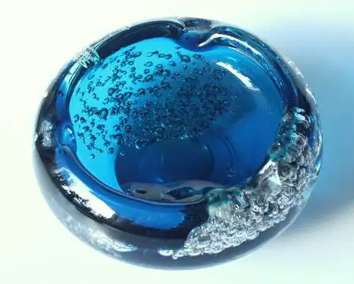 Space Age Murano-Glas Aschenbecher - schwere Ausführung - in blau - Glaskunst - Vintage aus den 1970ern