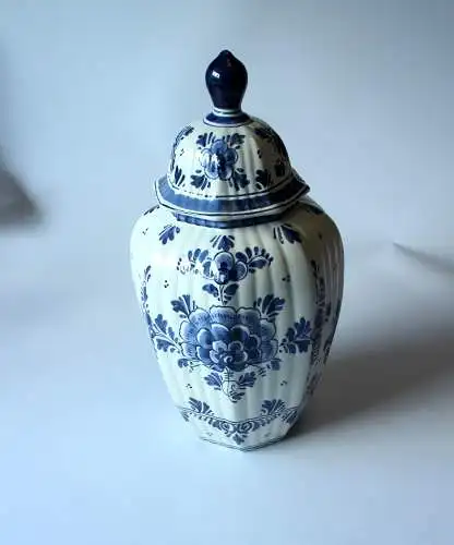 Große Delft Vase mit Deckel, blau/weiß - handgemalt - gemarkt - Porzellan - Vintage