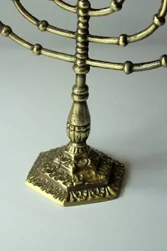 Schöne Menorah aus Messing - Kerzenhalter 7-armig,  Vintage aus den 1970ern