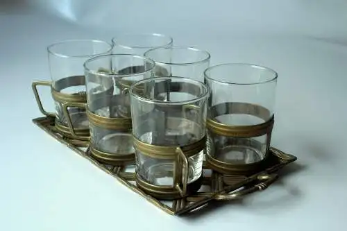 Tolles Set mit 6 Teetassen Messing-Glas auf einem Messingtablett - Groggläser - Vintage aus den 1970ern