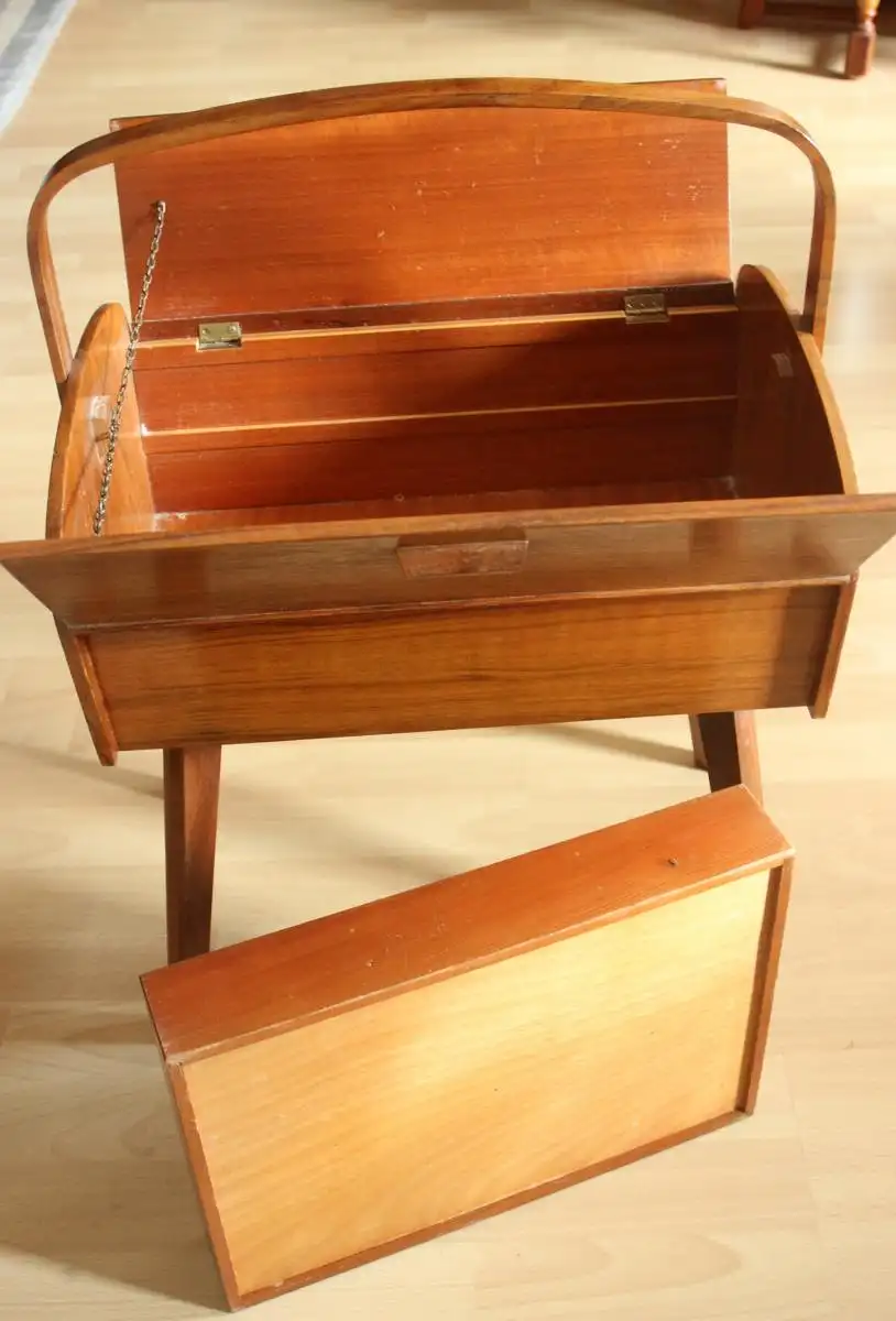 1950s Nähkasten auf Beinen, Handarbeit, Vintage 5