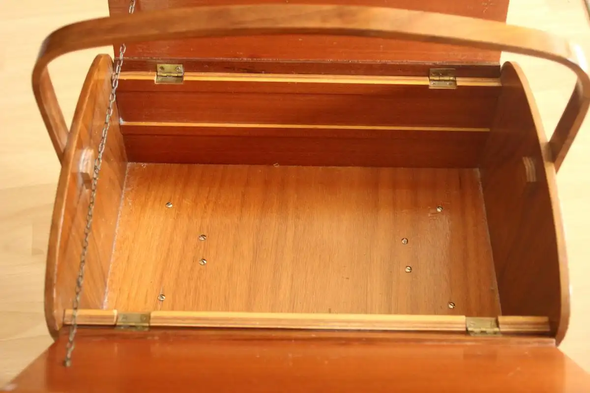 1950s Nähkasten auf Beinen, Handarbeit, Vintage 6