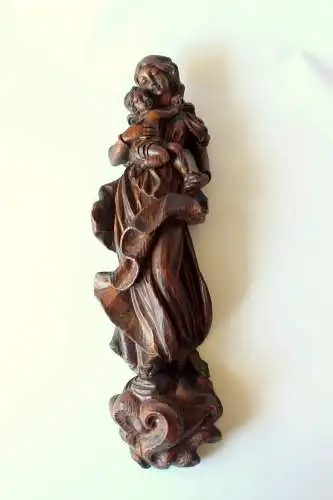 Mutter Gottes mit Kind - handgeschnitzt - Holz - Madonnenskulptur - Vintage