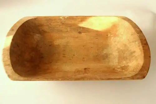 1850s - Antiquität - antiker Backtrog - große Schüssel aus Holz - Teigschüssel mit Holzlöffel