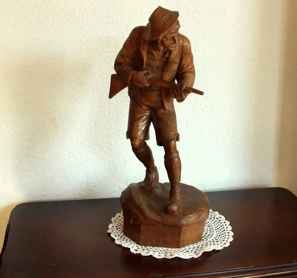 Große Holzskulptur Jäger/Wilderer - Antike Schnitzarbeit - 1930s - Handarbeit - tolle Dekoration für das Jagdzimmer oder die Jagdhütte - wooden sculpture 0