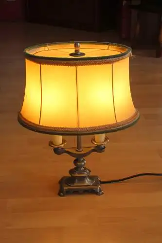 Mid Century Tischlampe - viktorianischer Stil - Wohnzimmerlampe auf Zinnfuß - Vintage