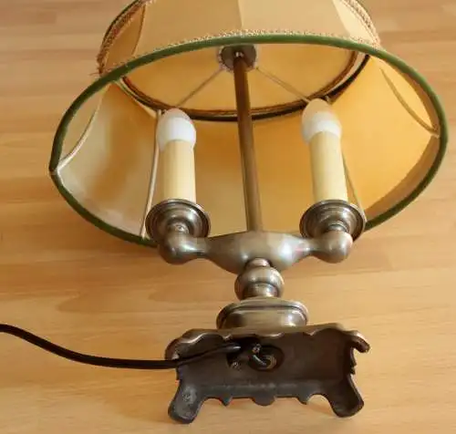 Mid Century Tischlampe - viktorianischer Stil - Wohnzimmerlampe auf Zinnfuß - Vintage