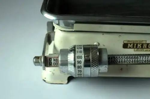 Seltene Küchenwaage 10 kg aus den 1950ern - Original MIKRO Döft - Metall - voll funktionsfähig - toll zur Küchendeko oder für die Retro-Küche