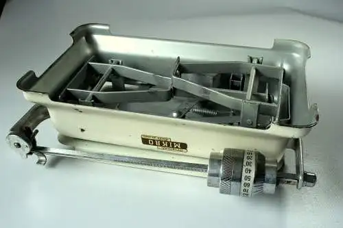 Seltene Küchenwaage 10 kg aus den 1950ern - Original MIKRO Döft - Metall - voll funktionsfähig - toll zur Küchendeko oder für die Retro-Küche