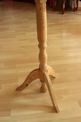 Schöner Holz Blumenhocker aus den 80ern - Handarbeit - gedrechselt - Blumensäule - Vintage
