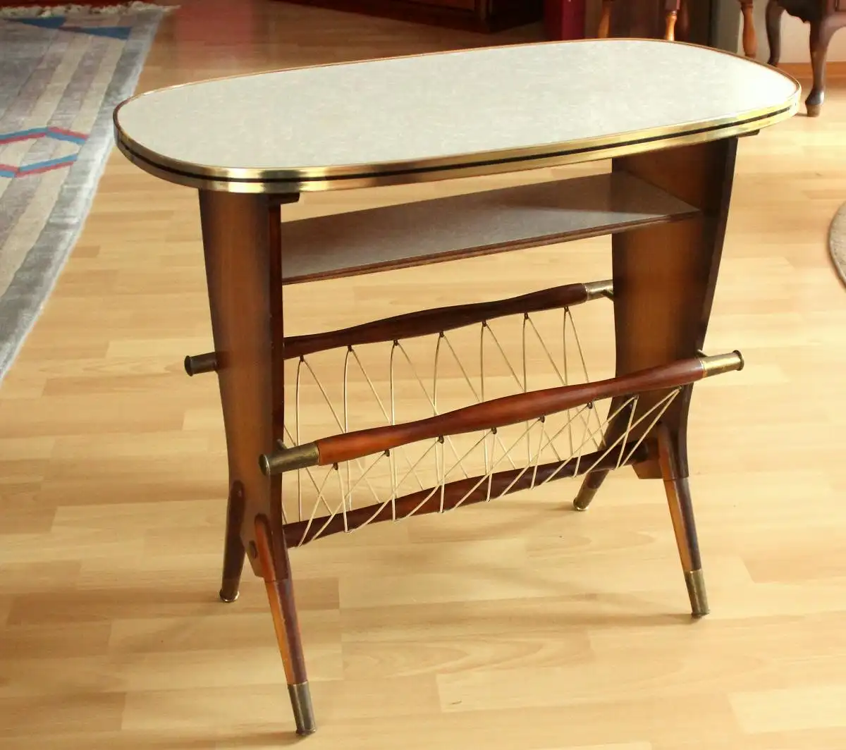 50er Jahre Zeitungsständer - Beistelltisch mit Zeitungsablage - Zeitungstisch - Holz/Homapal-Kunststoffplatten - Kultmöbel aus den 50ern 1