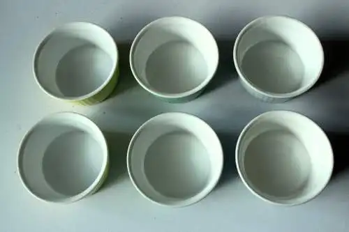 6 Rosenthal Souffle Formen farbig Keramik mit Metallhalter - Auflaufformen - Mini Backformen - Vintage