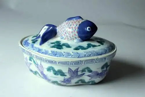 Seltener chinesischer Keramik Heringstopf Fischtopf mit traditionellem Dekor - Vintage