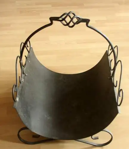 Kaminholzkorb aus Schmiedeeisen Brennholzkorb Vintage Handarbeit
