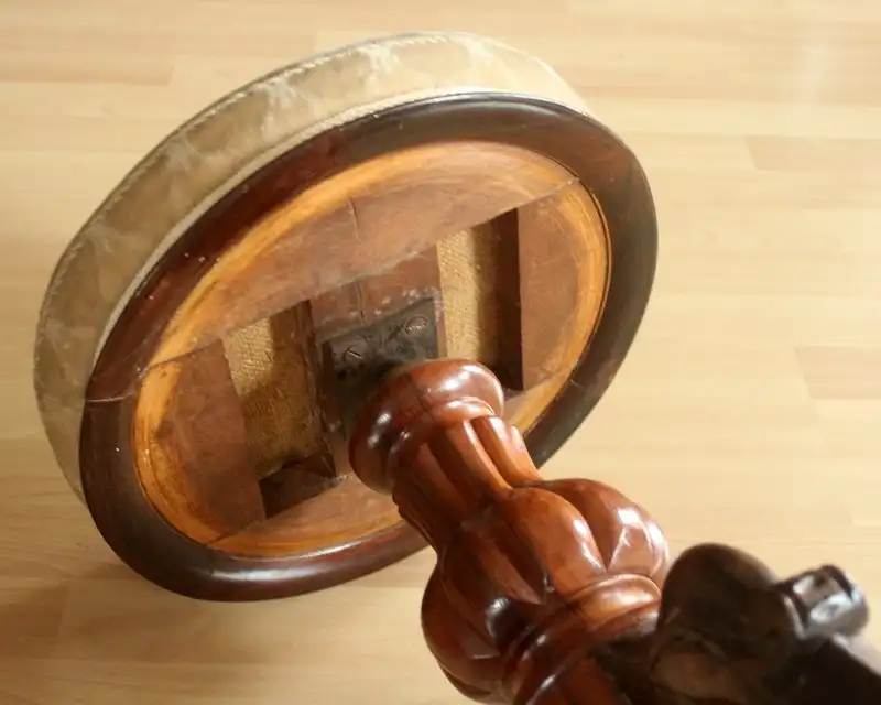 1920s Antiker hochwertiger Klavierhocker - drehbar - handgearbeiteter Fuß - Holz, Stoff, Metall 7