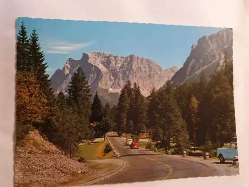 Fernpaßstraße mit Zugspitze - Tirol