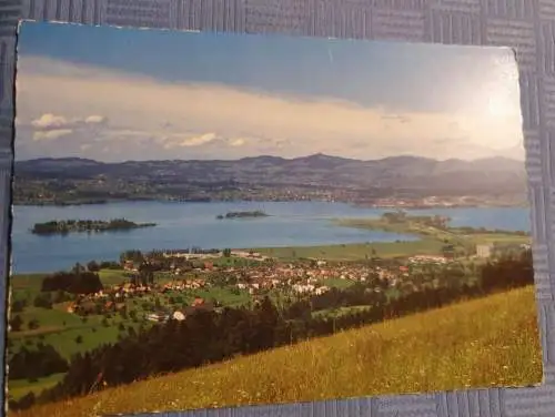 Pfäffikon SZ am Zürichsee gegen Ufenau, Lützelau, Rapperswil Hurden und Bachtel