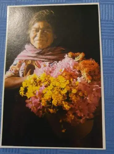 Mexico - Frau mit Blumen