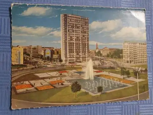 Berlin - Ernst-Reuther-Platz mit Springbrunnen