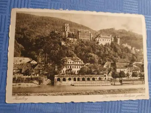 Heidelberg - Das Schloss v. d. Hirschgasse gesehen