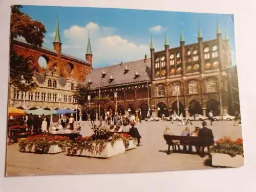 Schleswig-Holstein - Lübeck Rathaus mit Marktplatz