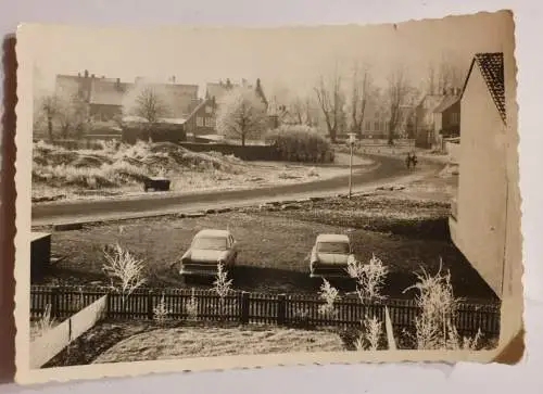 2 Autos vor dem Haus - 1962