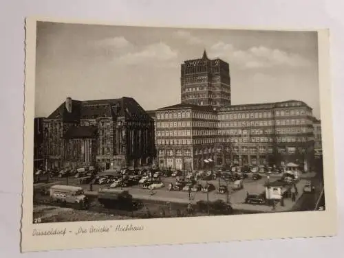 Düsseldorf - Die Brücke Hochhaus