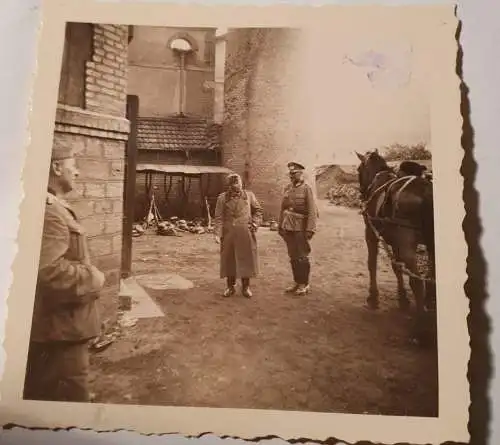 Deutsche Soldaten mit Pferd - 1941