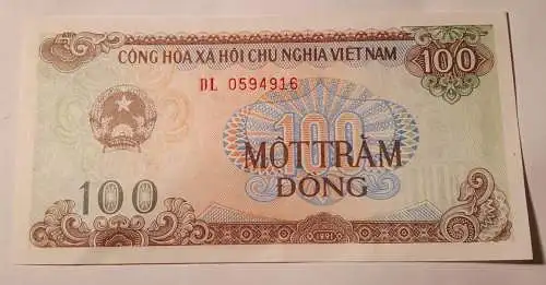 Vietnam - 100 Dong