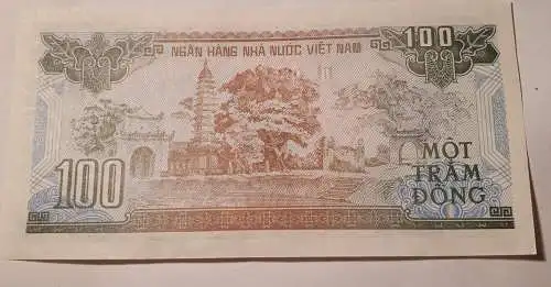 Vietnam - 100 Dong