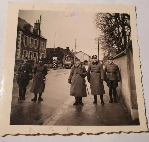 Soldaten auf der Strasse - 1941