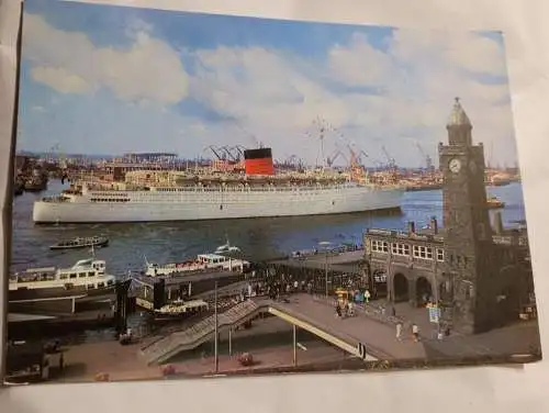 Hamburg St. Pauli Landungsbrücke