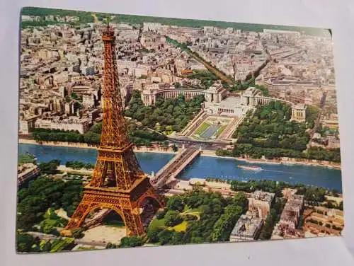 Paris - La Tour Eiffel , La Seine