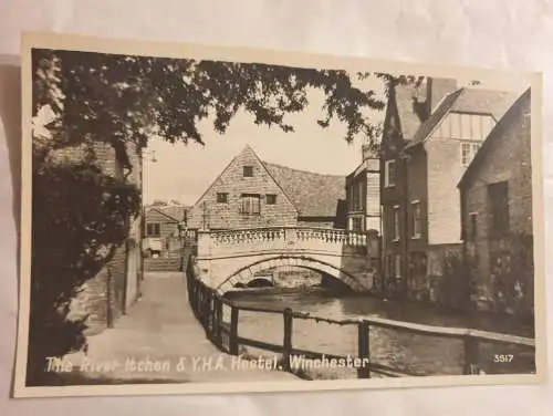 The River Itchen & Y.H.A. Hostel - Winchester
