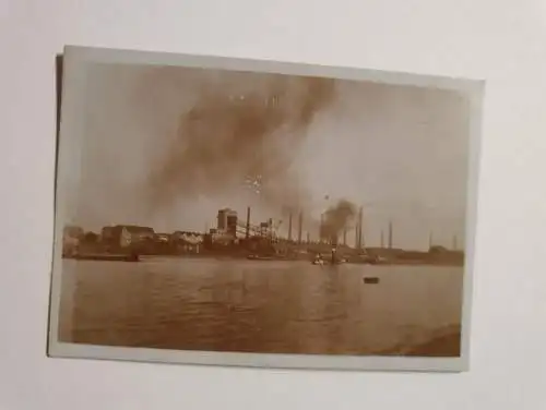 Farbindustrie vom anderen Rheinufer aufgenommen 1930