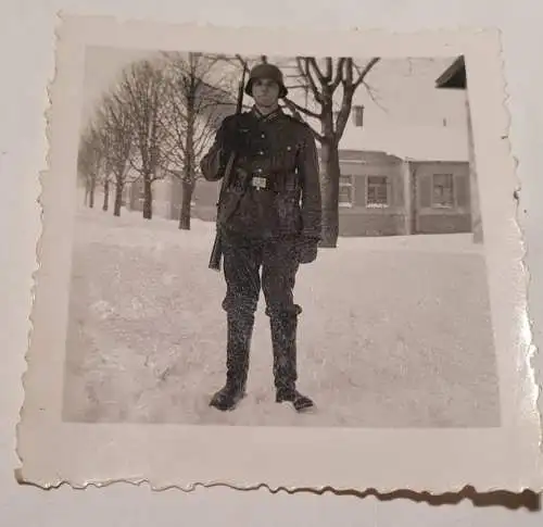 Wehrmacht Soldat im Schnee - 1940
