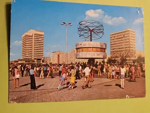 Berlin - Uraniasäule mit Weltzeituhr