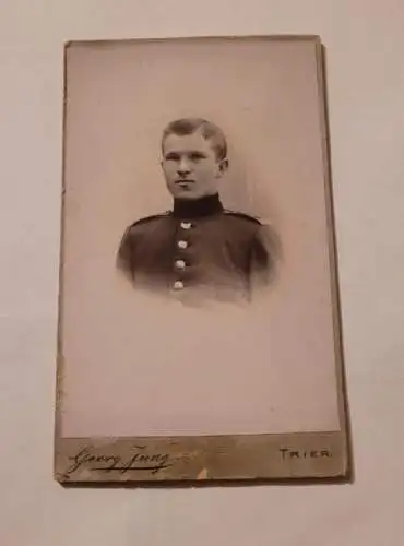 Altes Portrait - Soldat in Uniform