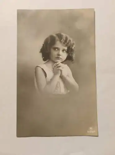 Mädchen beim Beten