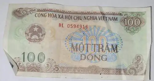 China - 100 Dong