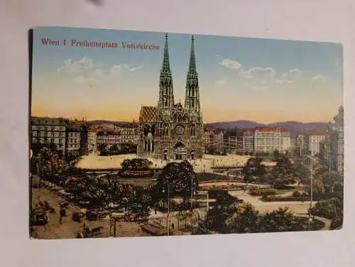 Wien - Freiheitsplatz Votivkirche