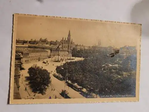 Wien - Blick auf das Parlament und Rathaus